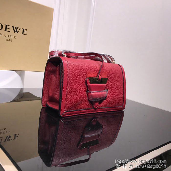 LOEWE羅意威 原單品質 Barcelona三角包 0158 最新概念款 小牛皮荔枝紋 肩背斜挎包  jdl1190